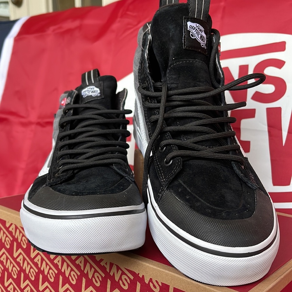 Vans WMNS Sk8-Hi Mte-2
Pewter/Black
VN0A5KYCPBQ
boots - sneakers - Picture 7 of 16